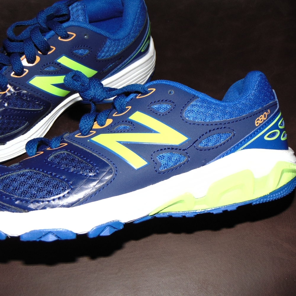 New balance boys shoes